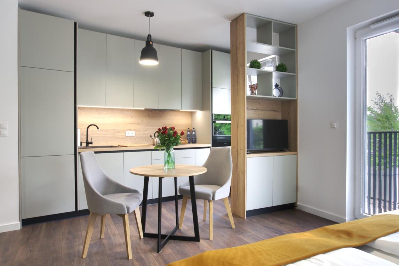 Essence Apartments Sapphire Poznań Extérieur photo